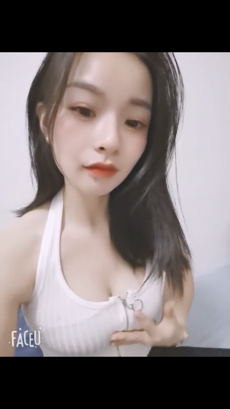 长相身材完美的小姐姐